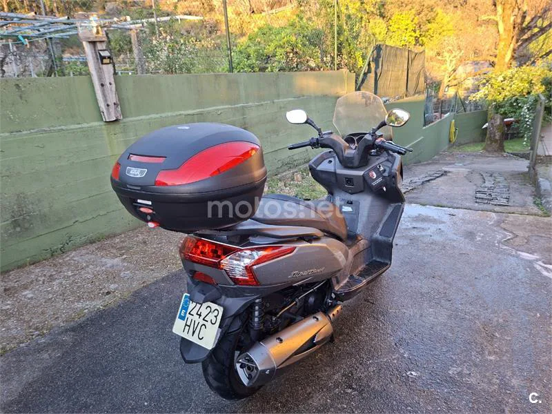 Kymco Super Dink 300i – Vista 2