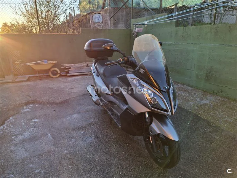 Kymco Super Dink 300i – Vista 3