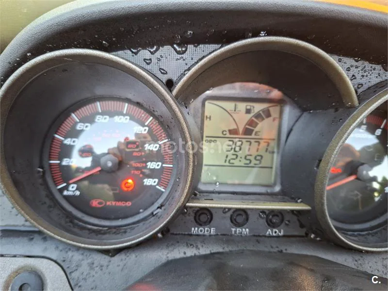 Kymco Super Dink 300i – Vista 5