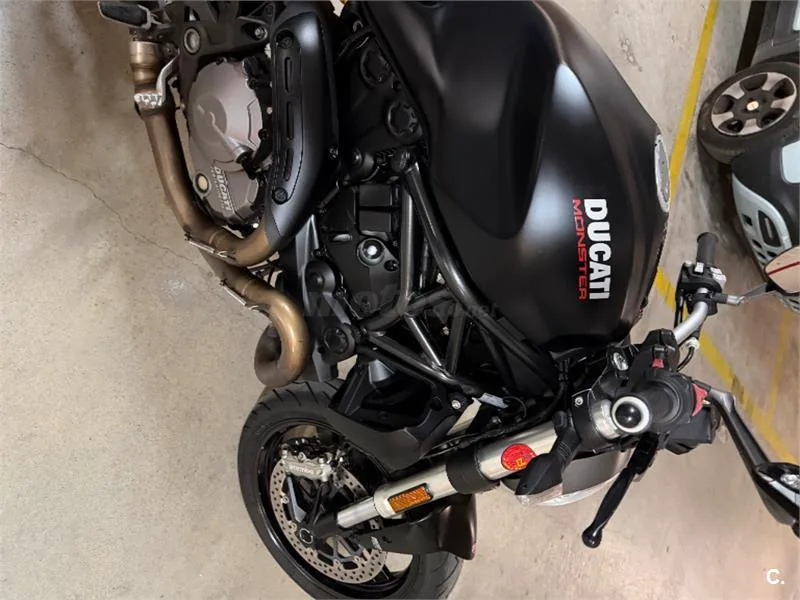 Ducati Monster 821 – Vista 2