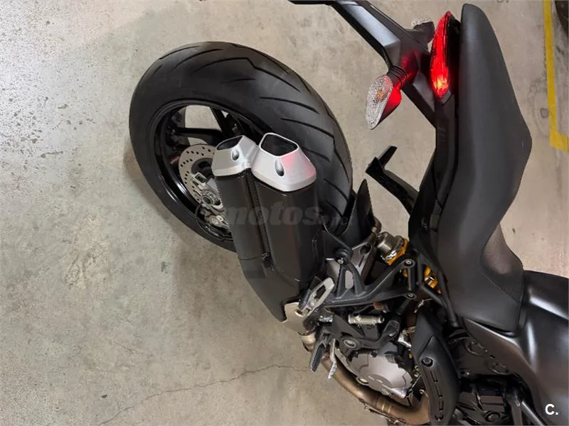Ducati Monster 821 – Vista 3