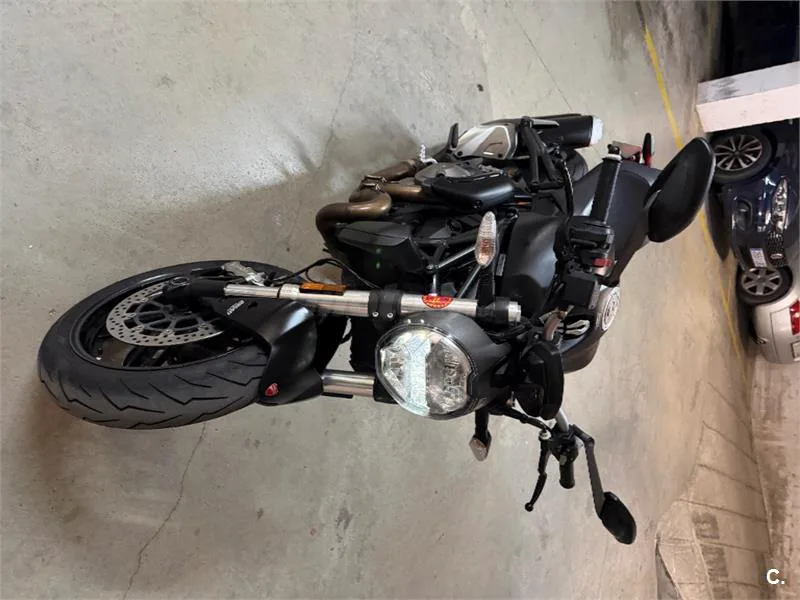 Ducati Monster 821 – Vista 5