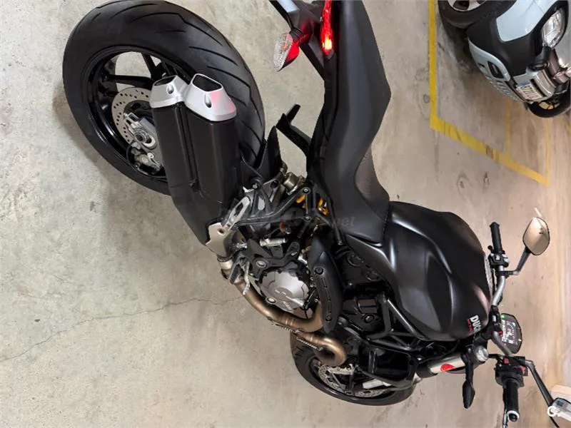 Ducati Monster 821 – Vista 6