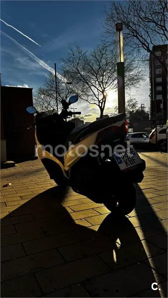 Kymco Grand Dink 125 – Vista 2