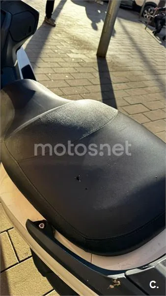 Kymco Grand Dink 125 – Vista 4