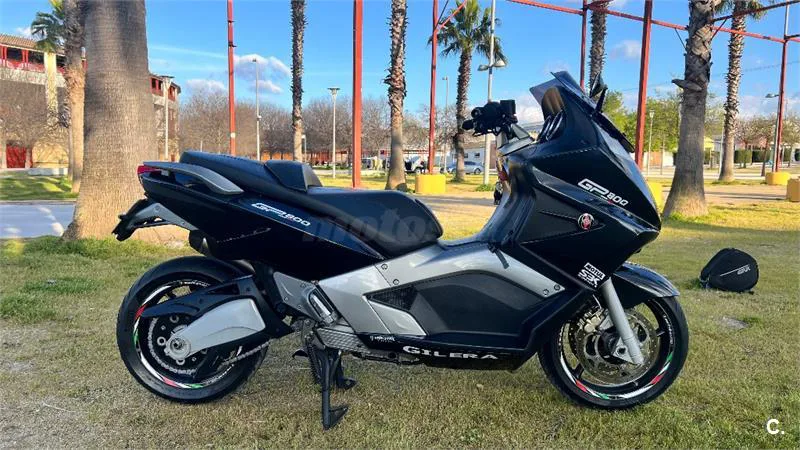 Gilera GP 800 – Vista 12
