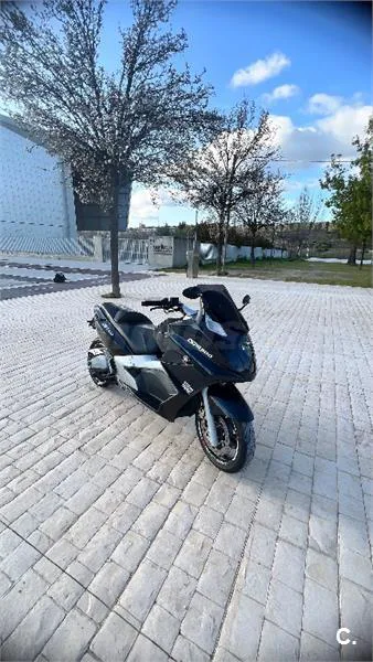 Gilera GP 800 – Vista 15