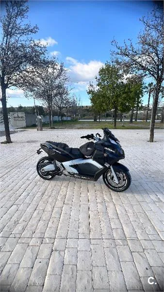 Gilera GP 800 – Vista 16