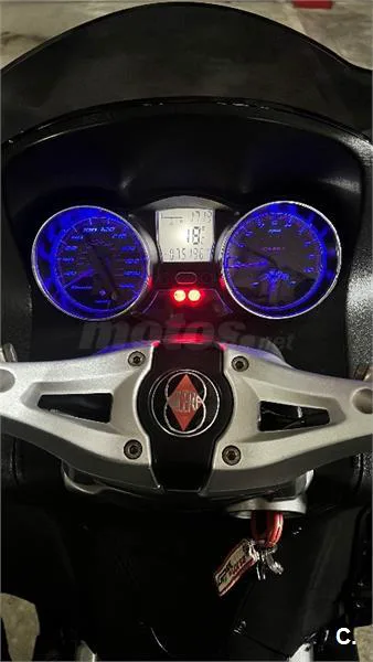 Gilera GP 800 – Vista 20