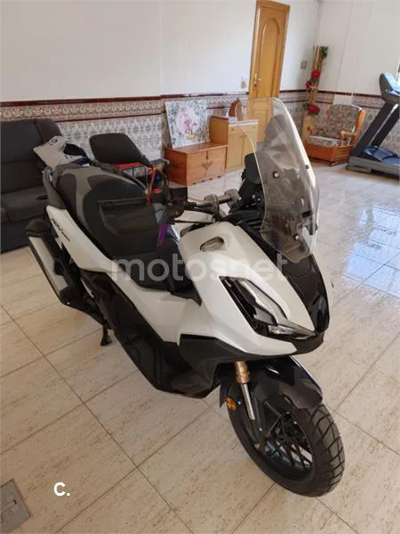 Honda ADV 350 – Vista 5