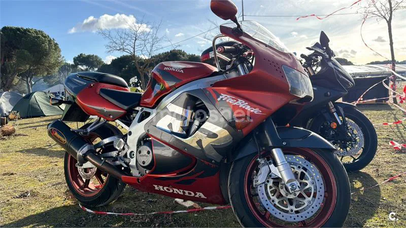 Honda CBR 900 RR Fireblade – Vista 3
