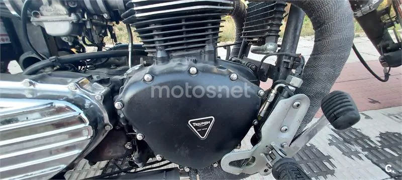 Triumph Speedmaster 800 – Vista 14