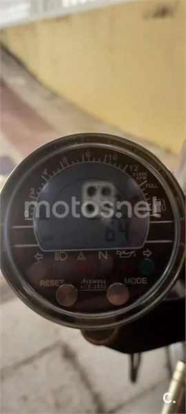 Triumph Speedmaster 800 – Vista 15