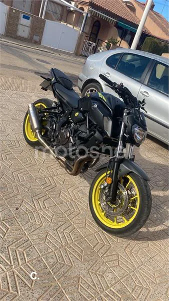 Yamaha MT-07 – Vista 7