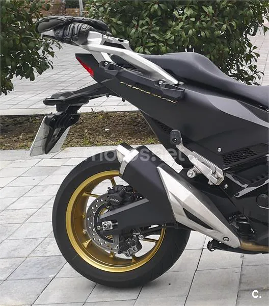 Honda Forza 750 – Vista 2