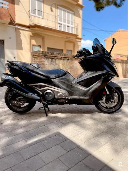 Kymco AK 550 – Vista 3