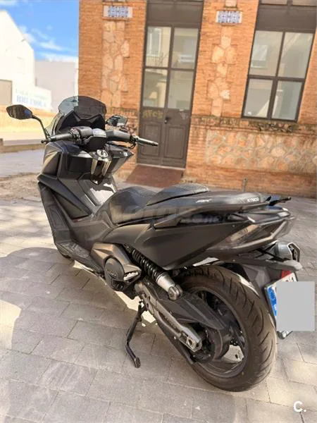 Kymco AK 550 – Vista 5