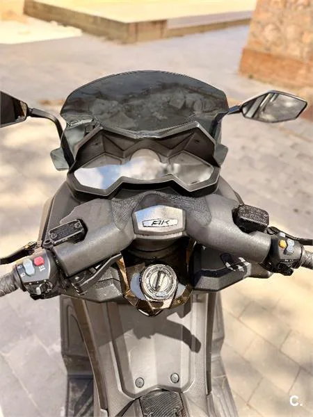 Kymco AK 550 – Vista 6