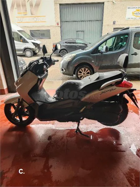 Yamaha XMAX 125 – Vista 3