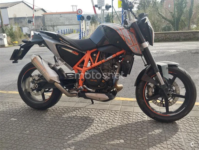 KTM 690 Duke – Vista 4