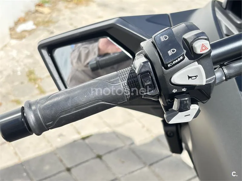 Honda NM4 Vultus – Vista 2