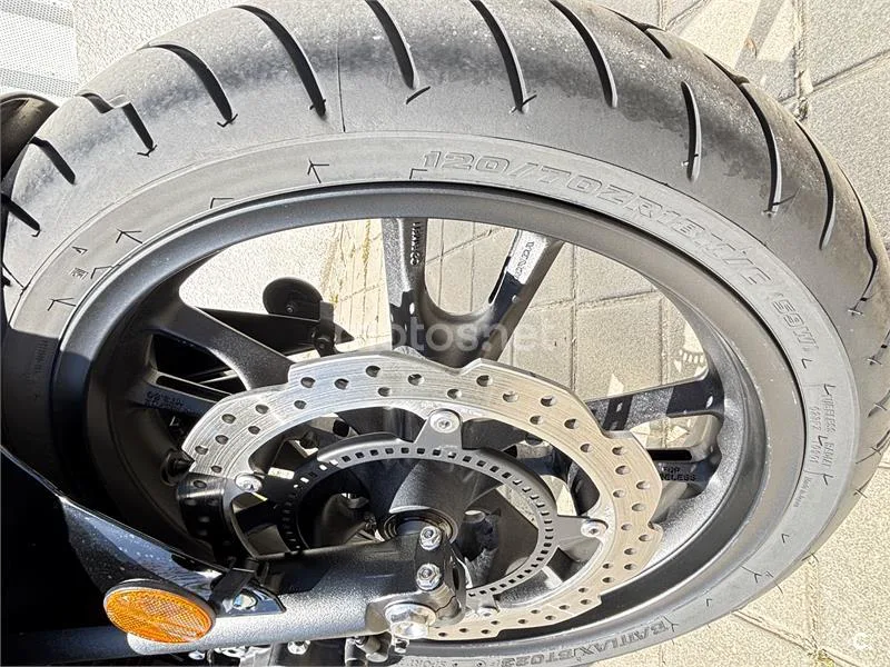 Honda NM4 Vultus – Vista 7