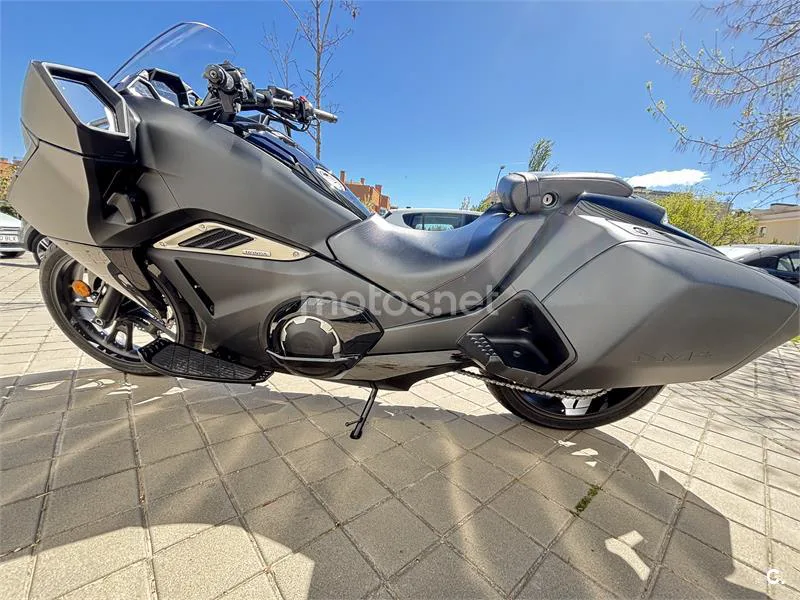 Honda NM4 Vultus – Vista 8