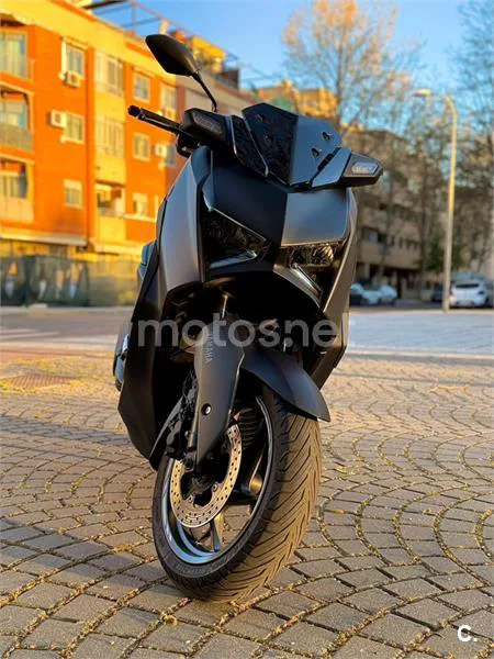 Yamaha XMAX 300 – Vista 7
