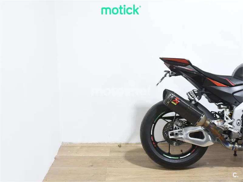 Aprilia Tuono V4 1100 – Vista 3