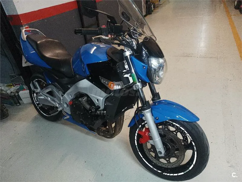 Suzuki GSR 600 – Vista 2