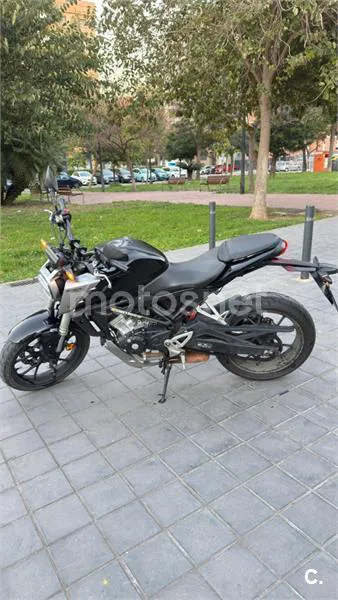 Honda CB 125 R – Vista 8