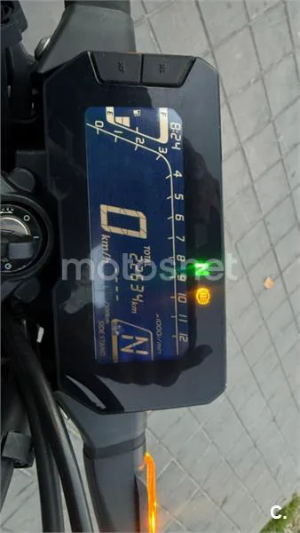 Honda CB 125 R – Vista 10