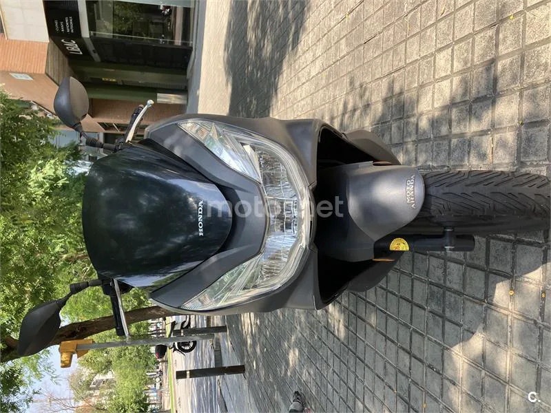 Honda PCX 125 – Vista 3