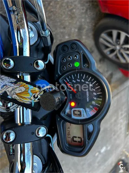 Suzuki Gladius 650 – Vista 3