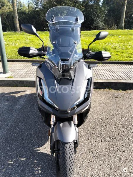 Honda ADV 350 – Vista 4