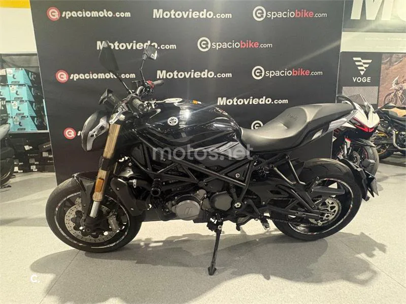 Benelli 752 S – Vista 3