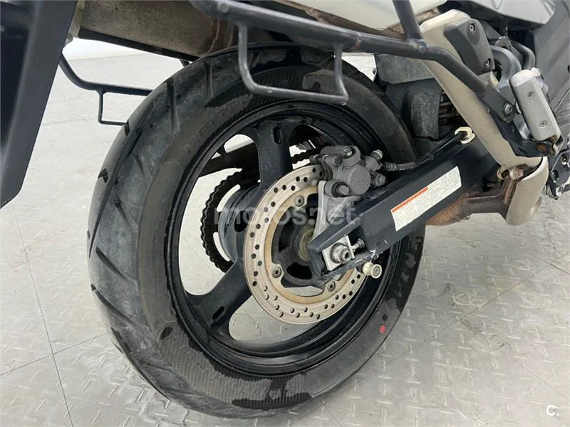 Suzuki V-Strom 1000 – Vista 9