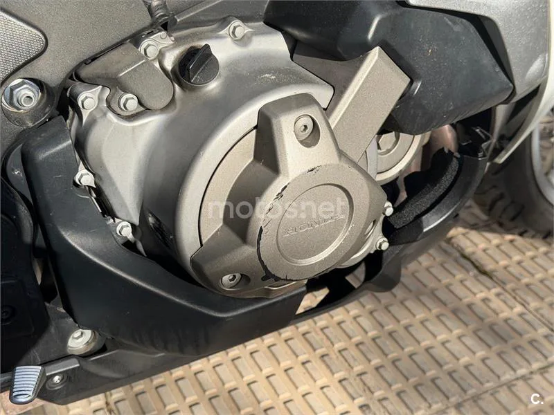 Honda VFR 1200 F DCT – Vista 2