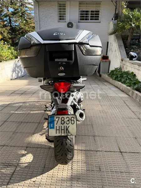 Honda VFR 1200 F DCT – Vista 3