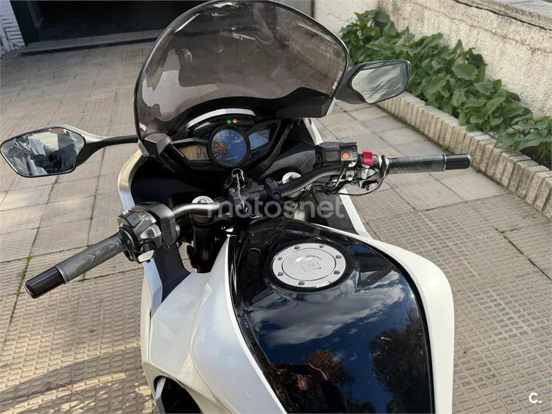 Honda VFR 1200 F DCT – Vista 4