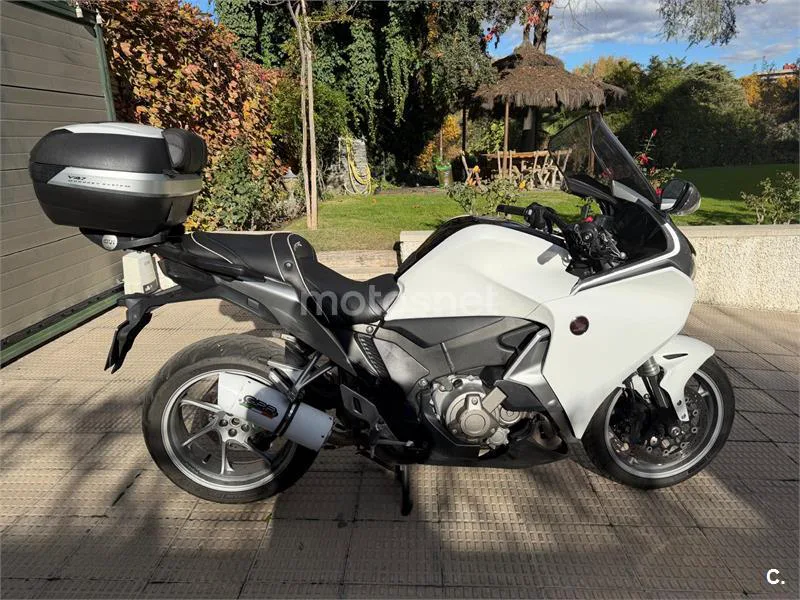 Honda VFR 1200 F DCT – Vista 9