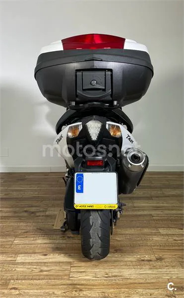 Yamaha TMAX – Vista 6