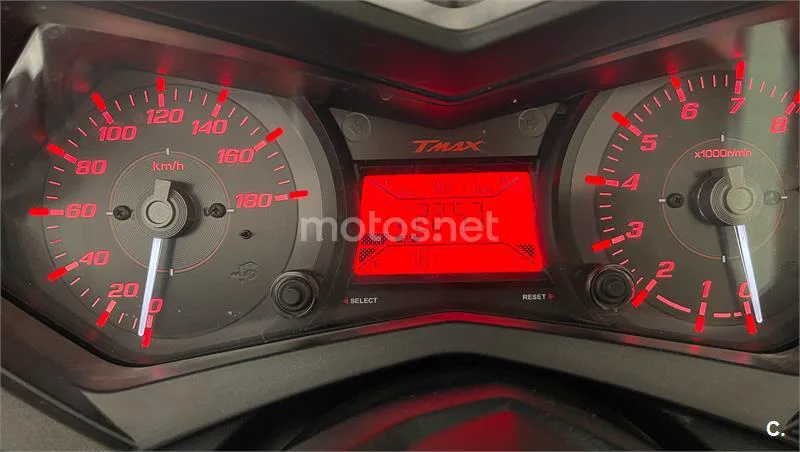 Yamaha TMAX – Vista 7