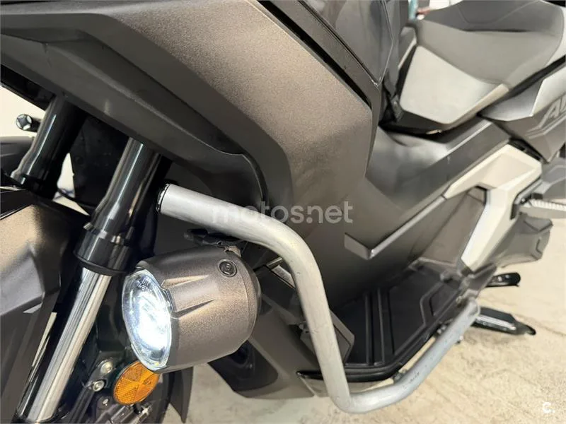 Honda ADV 350 – Vista 12