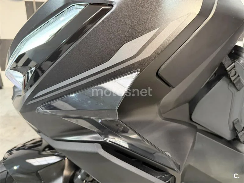 Honda ADV 350 – Vista 13