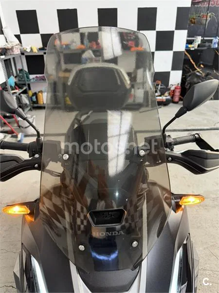 Honda ADV 350 – Vista 14