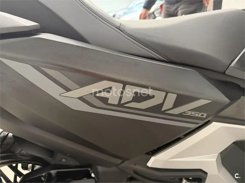 Honda ADV 350 – Vista 15