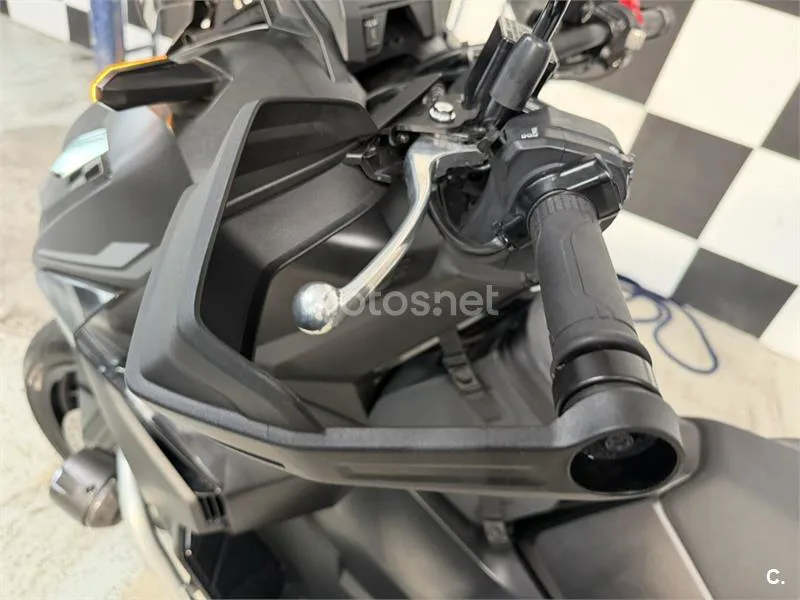 Honda ADV 350 – Vista 18