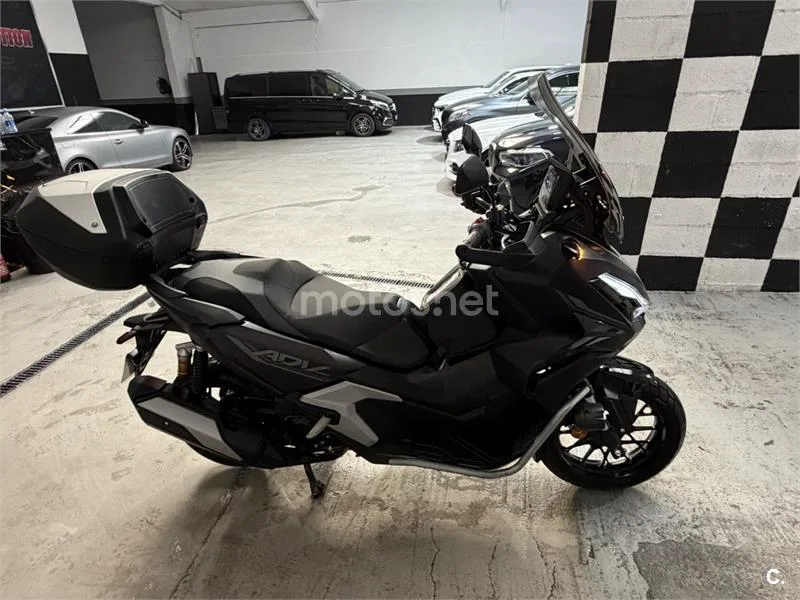 Honda ADV 350 – Vista 3