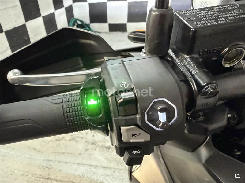 Honda ADV 350 – Vista 9